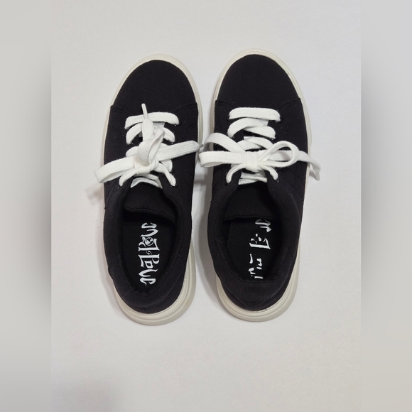 Mad Love Women’s Lennie Canvas Sneakers Black Lace Up Low Top Shoes - Size  7 - Picture 3 of 7